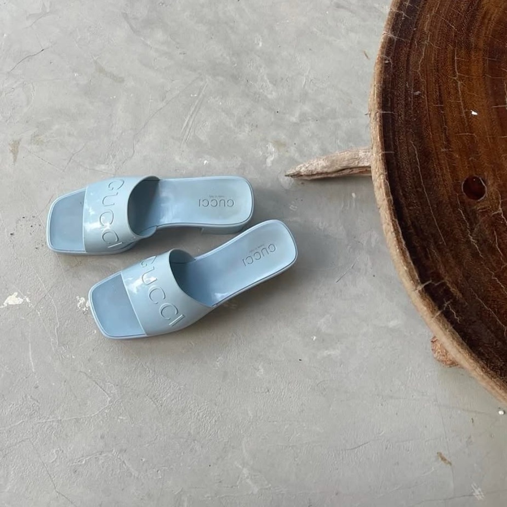 Gucci rubber platform slides